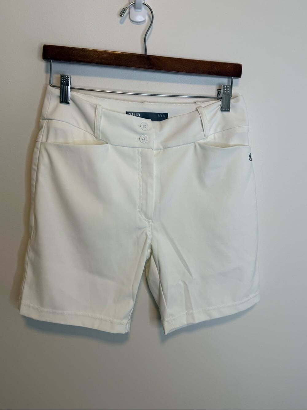Lija White Women's Performance Golf Bermudas size 4